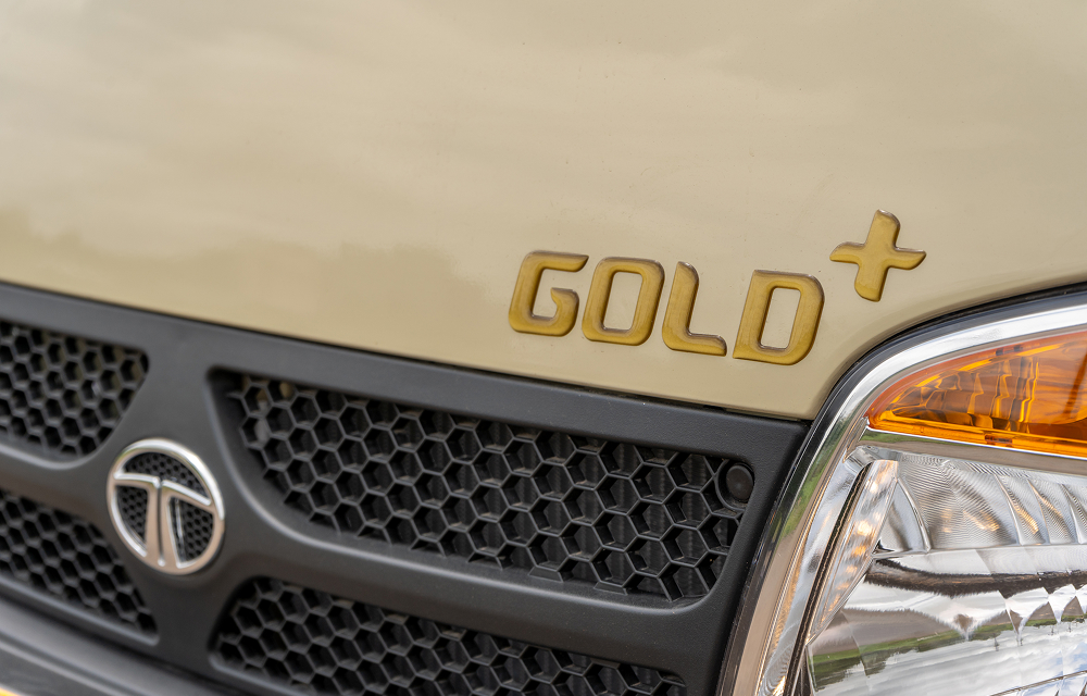 Ace Gold Plus Exterior